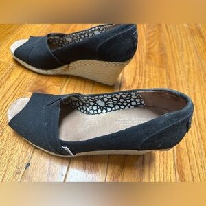 TOMS Black classic wedge Patterned Shoes